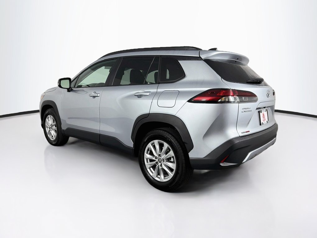 Used 2026 Toyota Corolla Cross LE FWD image 7