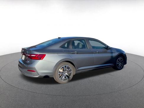 Used 2025 Volkswagen Jetta SE image 11