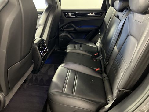 Used 2021 Porsche Cayenne S image 25