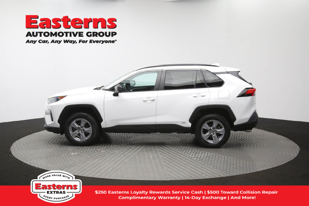 Used 2022 Toyota RAV4 LE AWD/4WD image 62