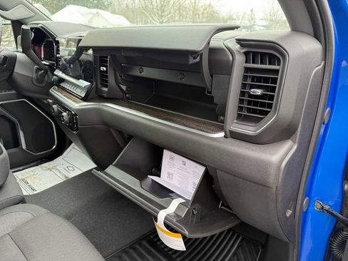 Used 2025 Chevrolet Silverado 1500 LT image 38