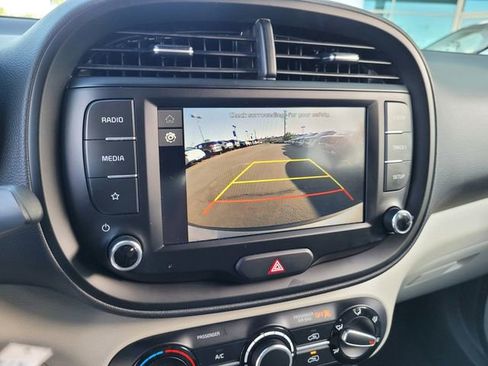 Certified 2025 Kia Soul LX w/ LX Technology Package image 19