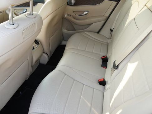 Used 2019 Mercedes-Benz GLC 300 image 14
