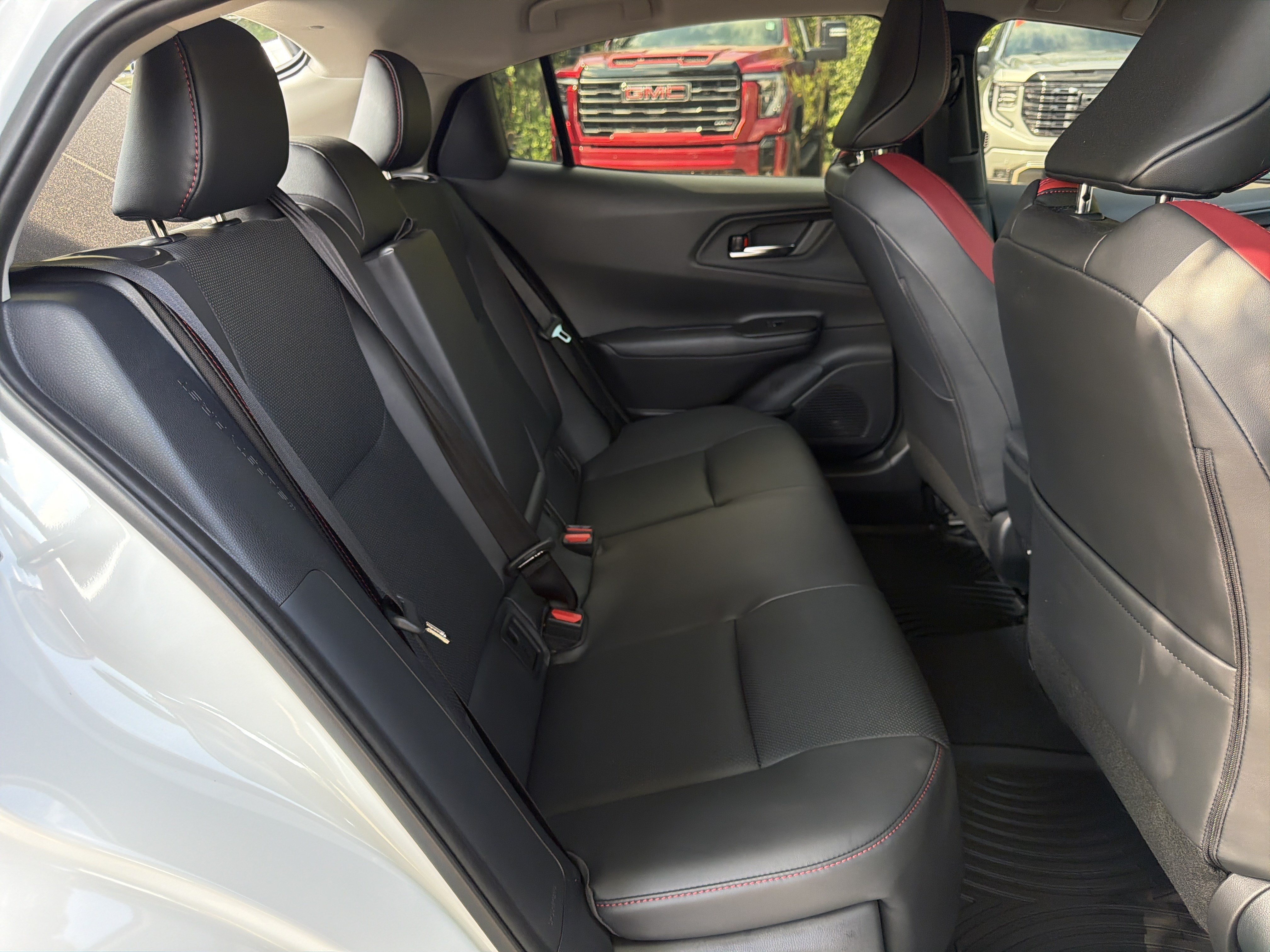 Used 2026 Toyota Prius Plug-In Hybrid FWD image 15