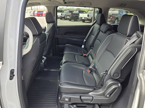 New 2026 Honda Odyssey Touring image 6