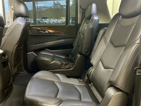 Used 2019 Cadillac Escalade ESV Luxury image 16