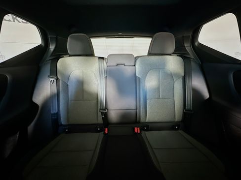 Used 2025 Volvo XC40 B5 Core image 30