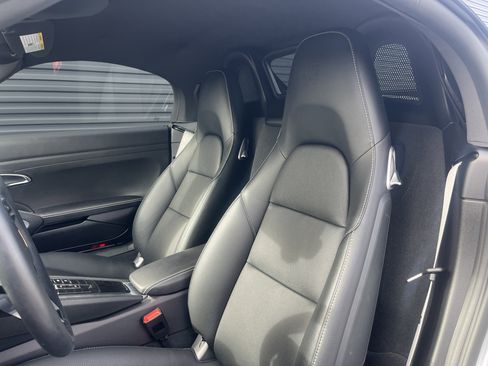 Certified 2024 Porsche 718 Boxster image 5