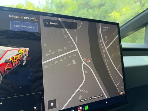 Used 2024 Tesla Cybertruck AWD Crew Cab image 40