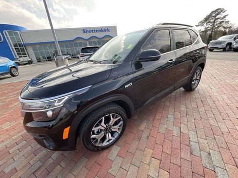 Used 2023 Kia Seltos EX AWD/4WD image 29