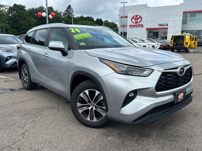 Used 2024 Toyota Highlander XLE