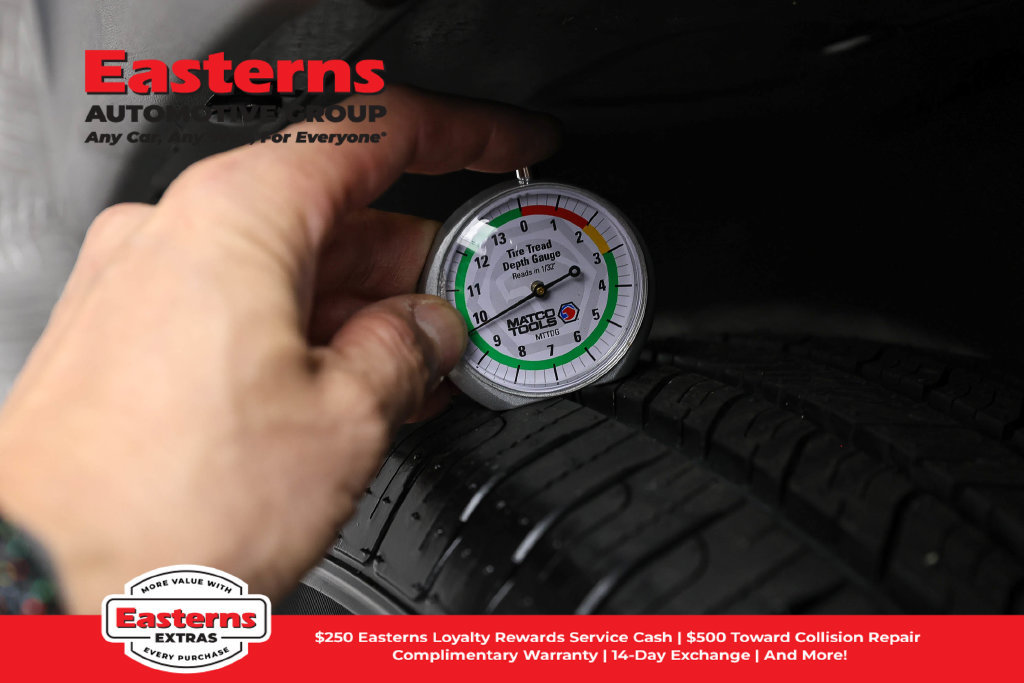Used 2025 Jeep Compass Trailhawk AWD/4WD image 29