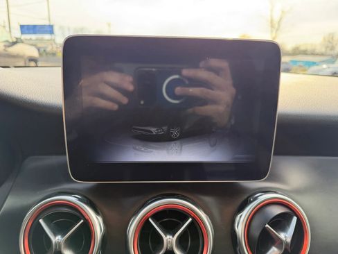 Used 2019 Mercedes-Benz GLA 250 4MATIC image 18