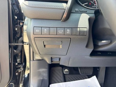 Used 2019 Toyota Camry SE w/ Convenience Package FWD image 27