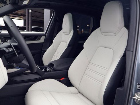 New 2026 Porsche Cayenne E-Hybrid AWD/4WD image 5