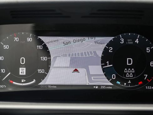 New 2025 Land Rover Discovery Dynamic SE image 22