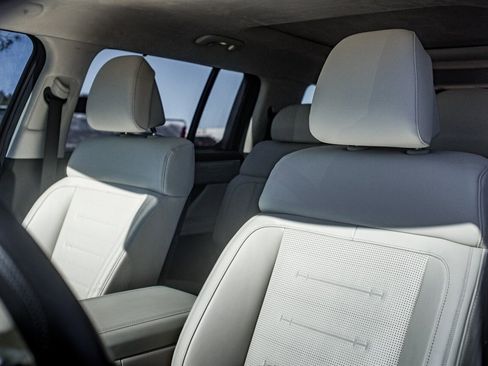 Used 2024 Hyundai Santa Fe Calligraphy image 13