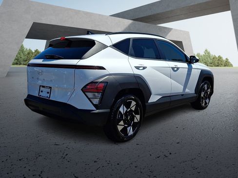 Used 2025 Hyundai Kona SEL FWD image 6
