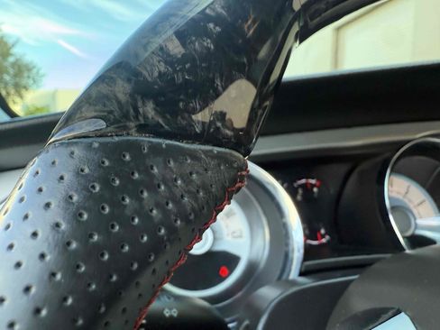 Used 2010 Ford Mustang Premium image 43