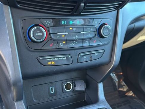Used 2018 Ford Escape SE image 30