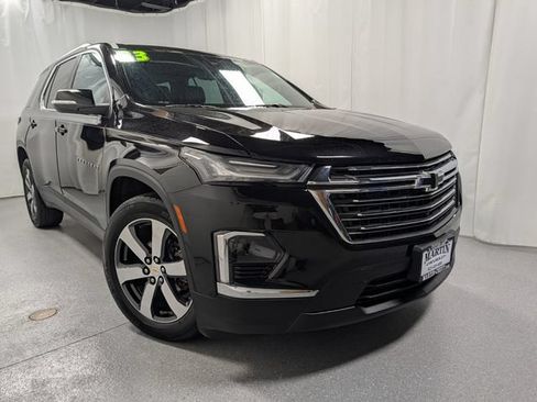 Used 2023 Chevrolet Traverse LT w/ LT Premium Package AWD/4WD image 2