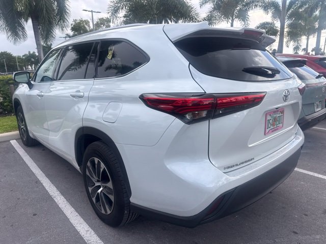 Used 2022 Toyota Highlander XLE FWD image 8
