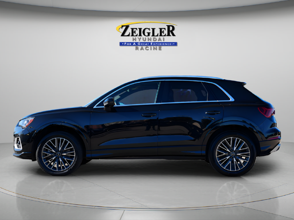Used 2022 Audi Q3 2.0T Premium w/ Convenience Package AWD/4WD image 4
