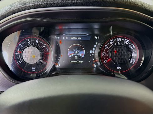 Used 2019 Dodge Challenger R/T w/ Driver Convenience Group RWD image 15