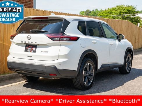 Used 2024 Nissan Rogue SV image 6