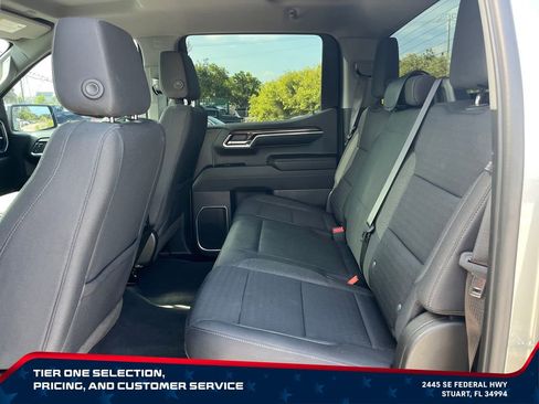 Used 2023 Chevrolet Silverado 1500 LT AWD/4WD image 11