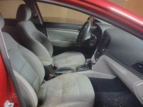 Used 2017 Hyundai Elantra SE image 10