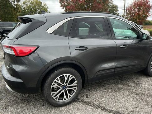 Used 2020 Ford Escape SEL image 5