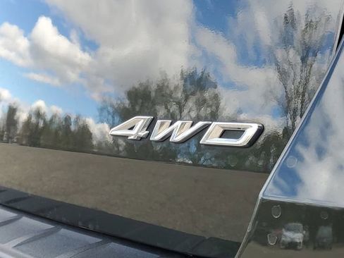 Used 2022 Ford Explorer XLT image 7