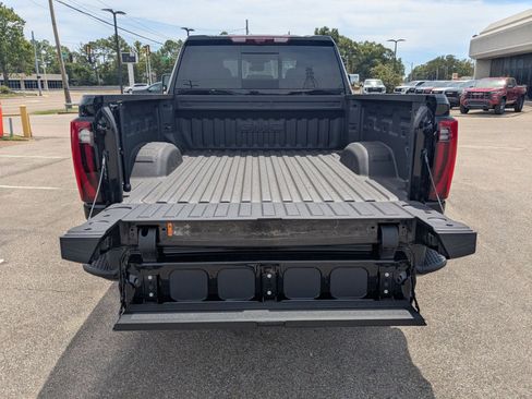 New 2025 GMC Sierra 2500 Denali w/ Denali Reserve Package image 4