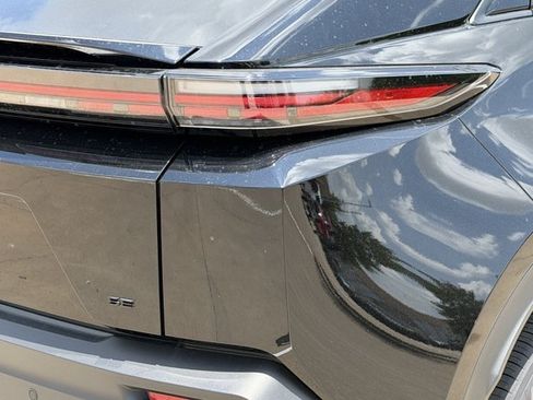 Used 2026 Toyota C-HR AWD/4WD image 7