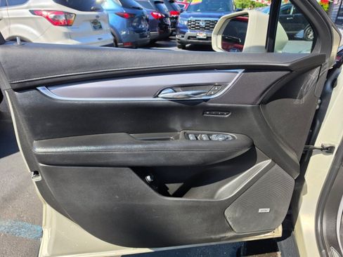 Used 2017 Cadillac XT5 Premium Luxury AWD/4WD image 25