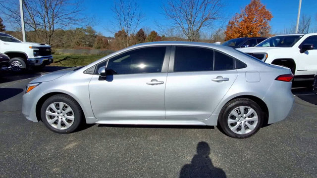 Used 2026 Toyota Corolla LE FWD image 5