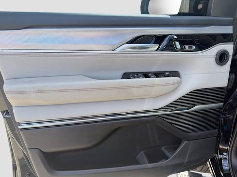 Used 2022 Jeep Grand Wagoneer Series I w/ Flexible Seating Group image 24