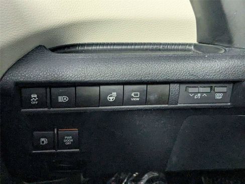 Certified 2022 Toyota Sienna Platinum FWD image 17