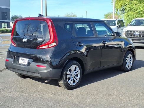 Used 2021 Kia Soul LX image 5