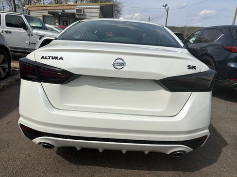 Used 2020 Nissan Altima 2.5 SR w/ Premium Package FWD image 9
