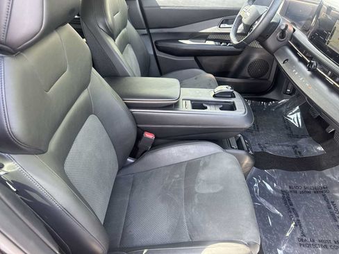 Used 2023 Nissan Ariya FWD image 17