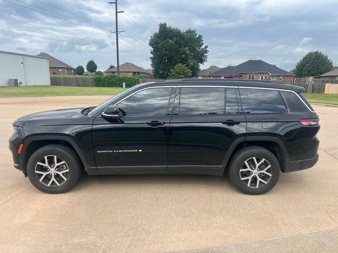 Used 2024 Jeep Grand Cherokee L Limited RWD image 2