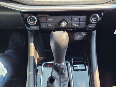 Used 2025 Jeep Compass Sport AWD/4WD image 29