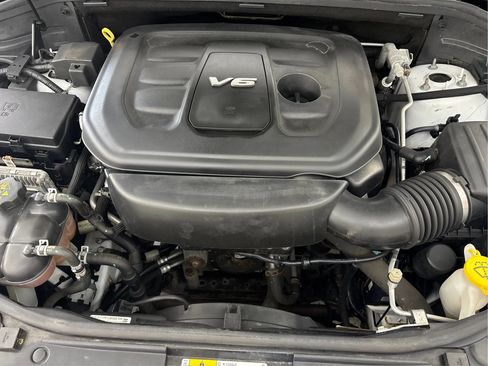 Used 2017 Jeep Grand Cherokee Altitude AWD/4WD image 28