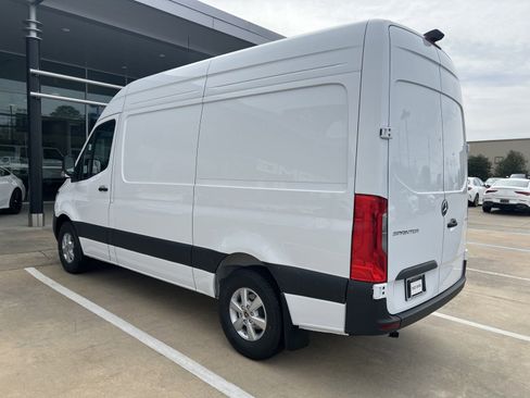 Used 2024 Mercedes-Benz Sprinter 2500 image 10