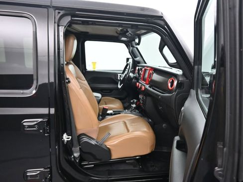 Used 2020 Jeep Wrangler Unlimited Rubicon w/ Dual Top Group AWD/4WD image 37