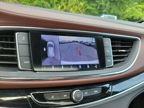 Used 2021 Buick Enclave Avenir w/ Avenir Technology Package FWD image 34