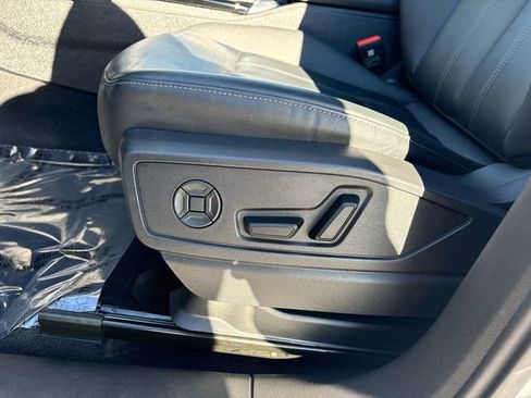 Used 2025 Audi Q5 2.0T Premium image 37