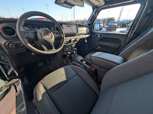 New 2026 Jeep Wrangler Unlimited Rubicon image 2